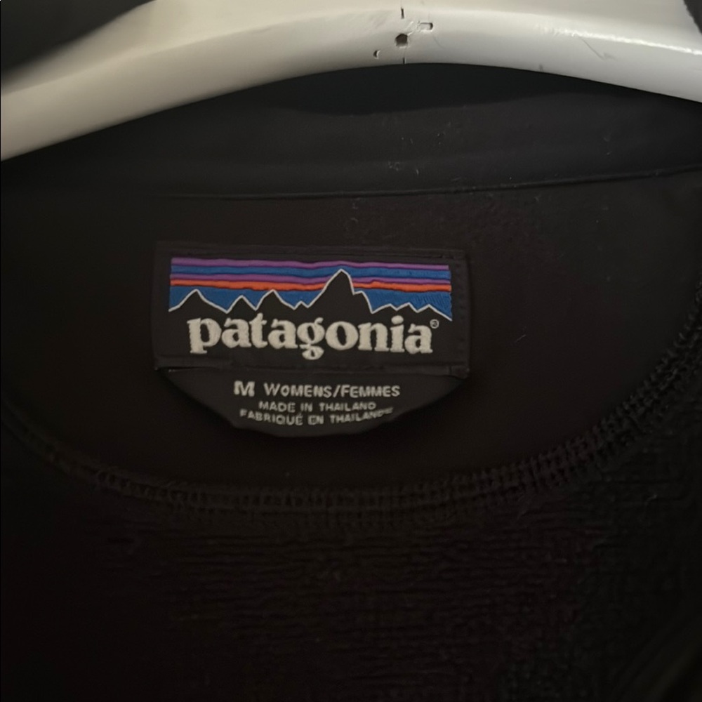 Patagonia Women's Black Fleece Jacket - Picture 2 of 3